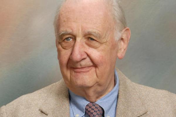 Professional photo of Hans Gesund.